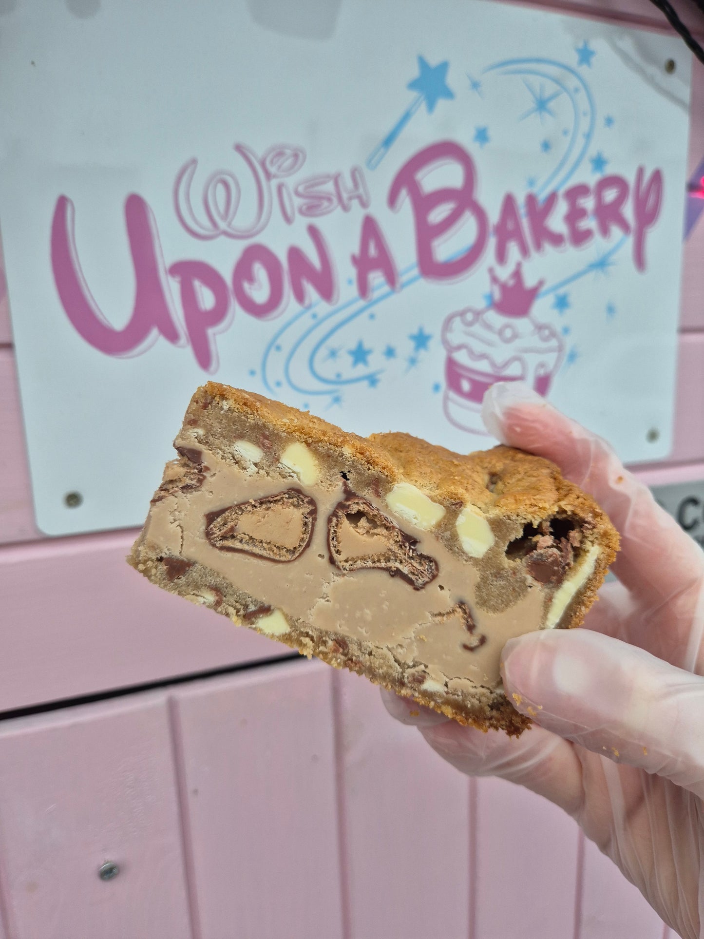 Kinder Cookie Pie